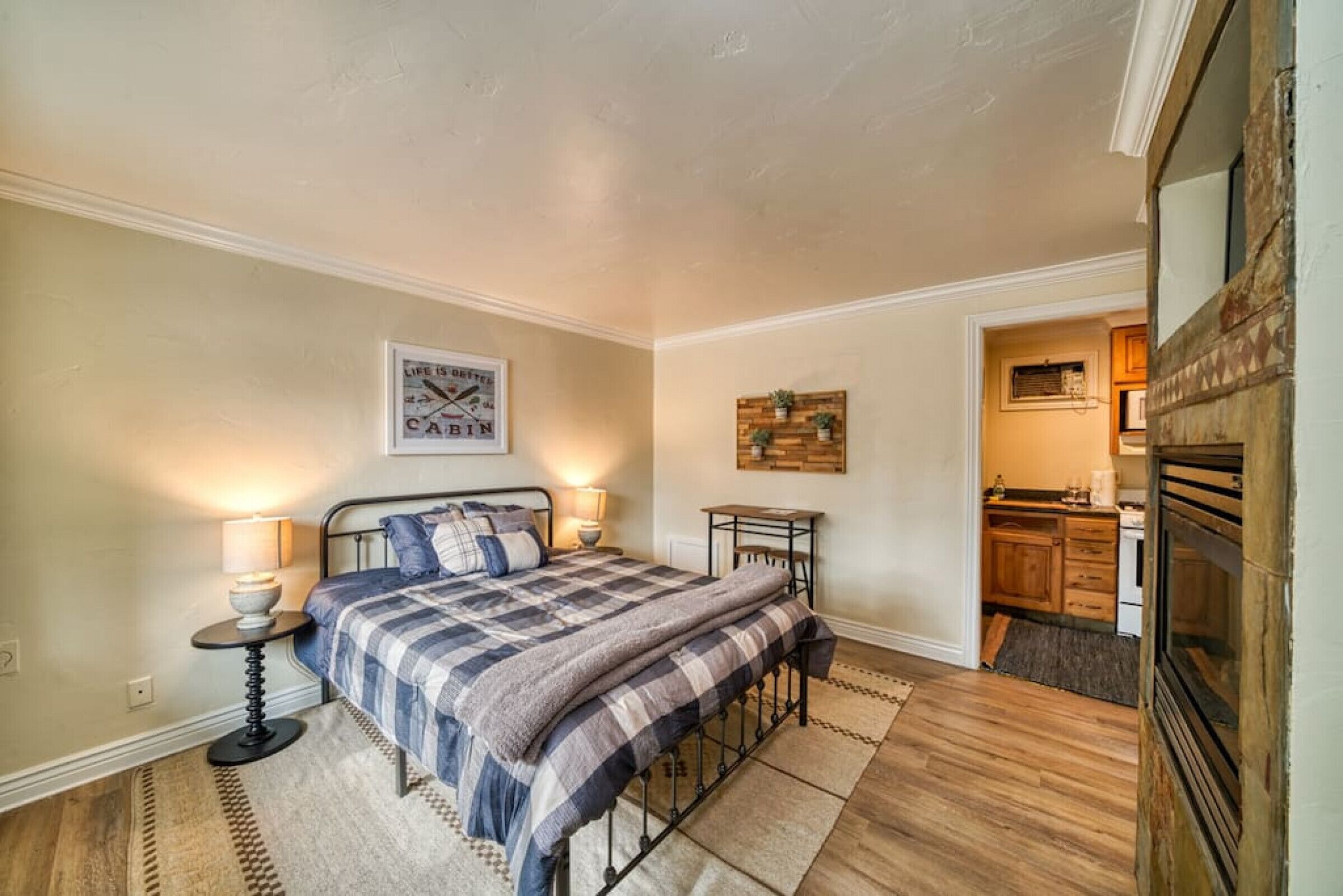 MML Unit 10 · New Listing Discount Slopes Open! Studio & Kitchen