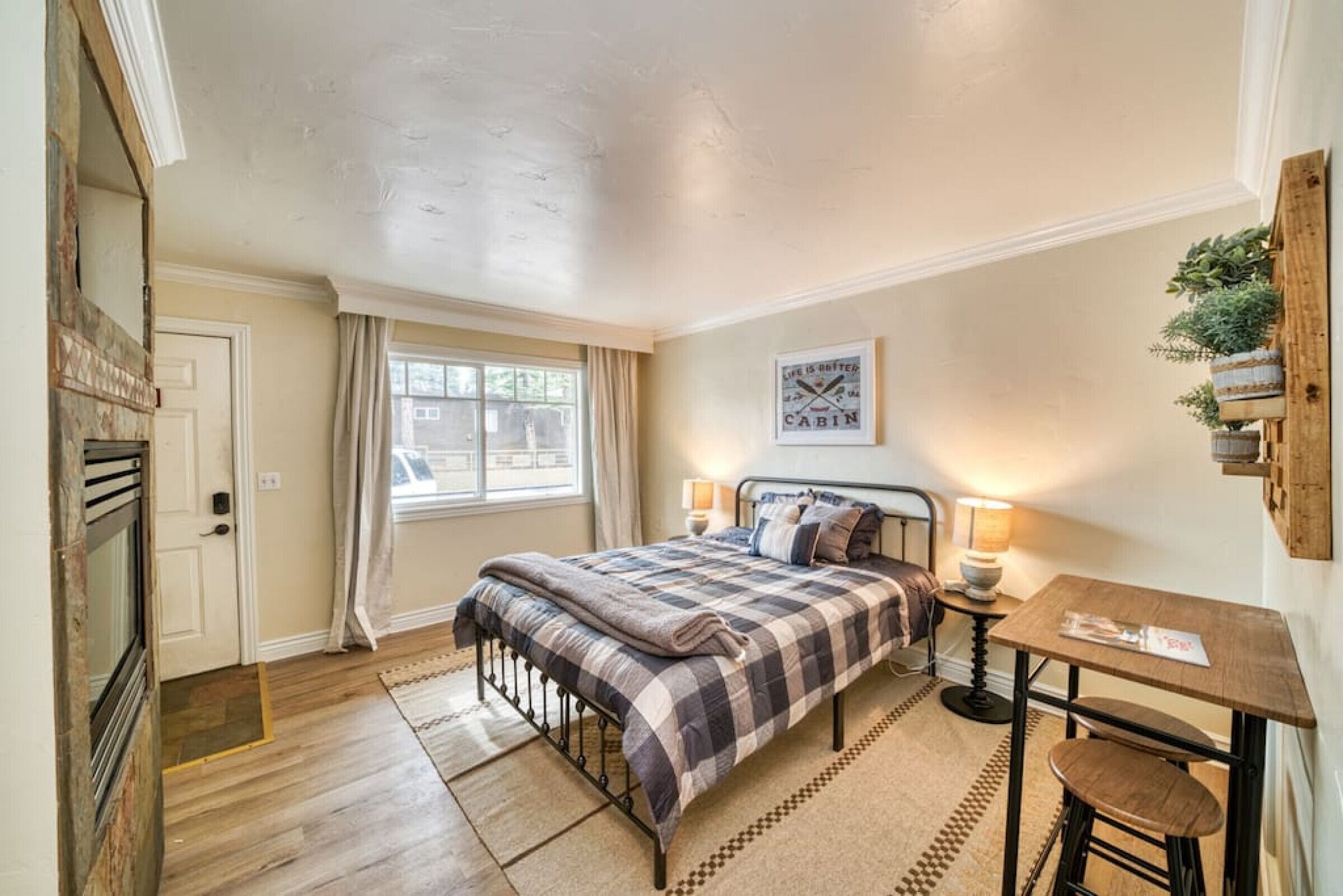 MML Unit 10 · New Listing Discount Slopes Open! Studio & Kitchen