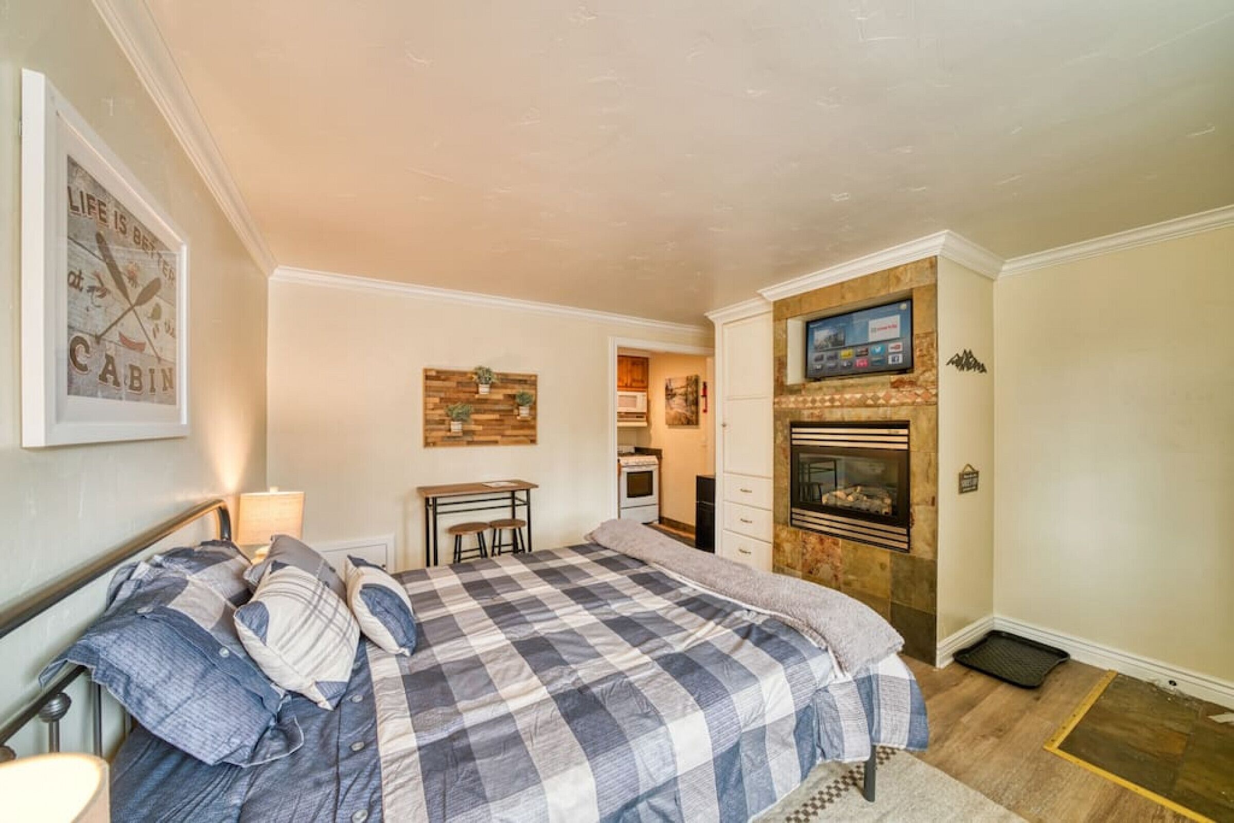 MML Unit 10 · New Listing Discount Slopes Open! Studio & Kitchen