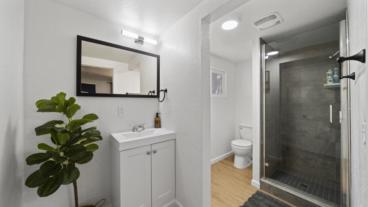 AL Unit 9 · Adventure Lodge