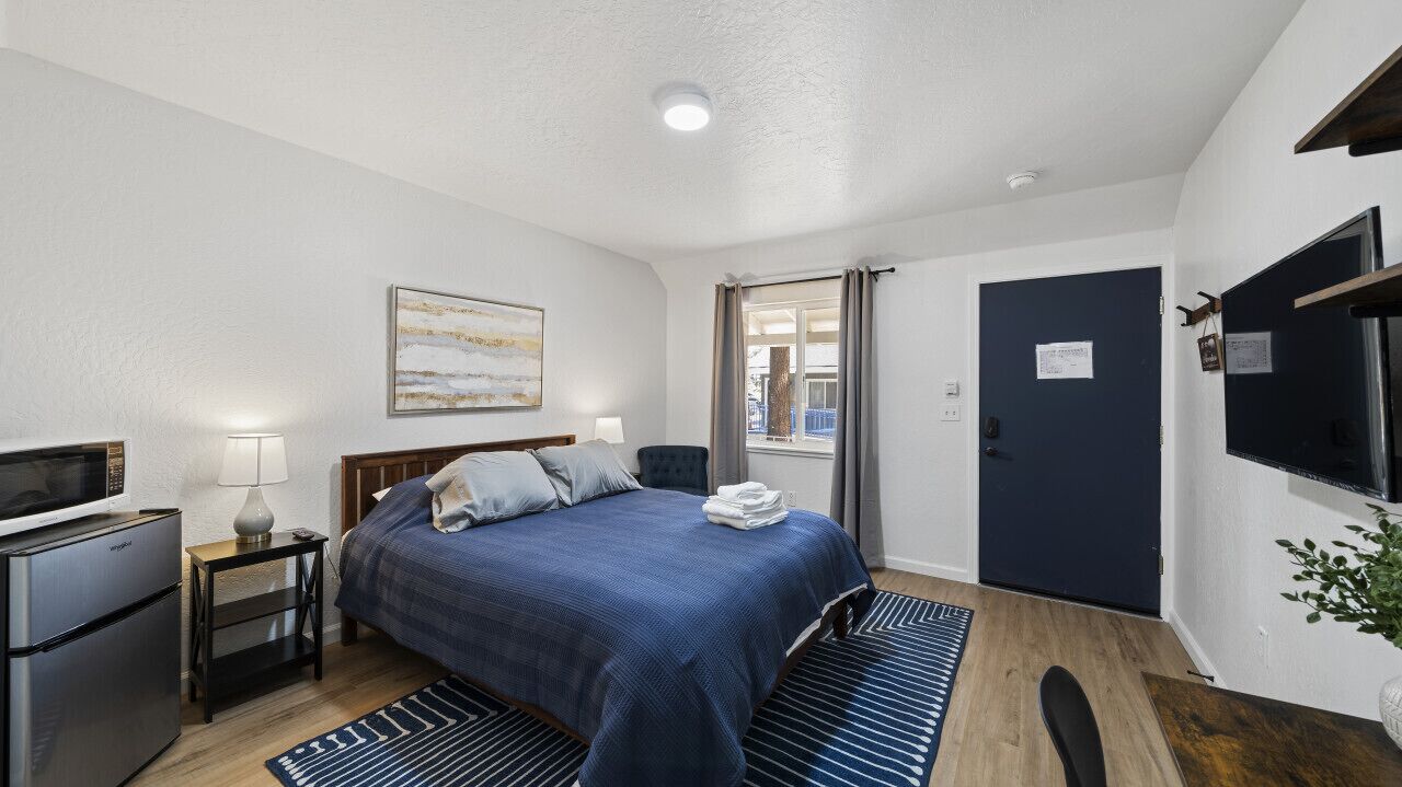 AL Unit 9 · Adventure Lodge