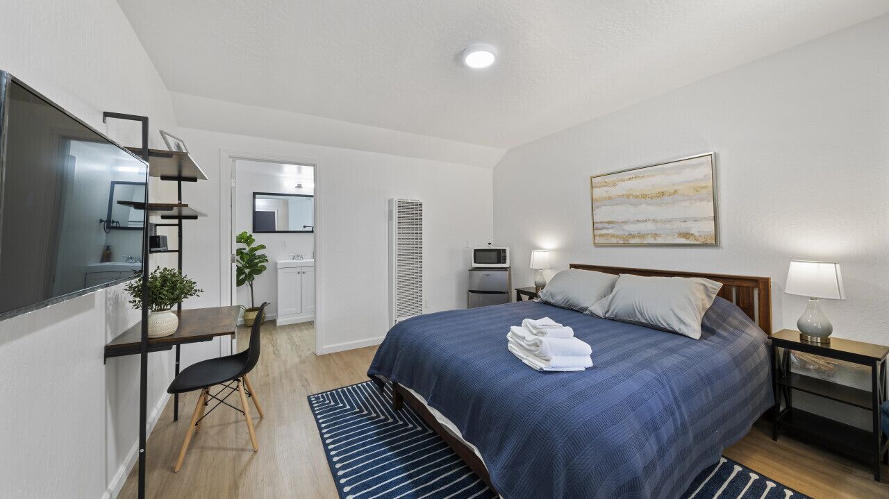 AL Unit 9 · Adventure Lodge