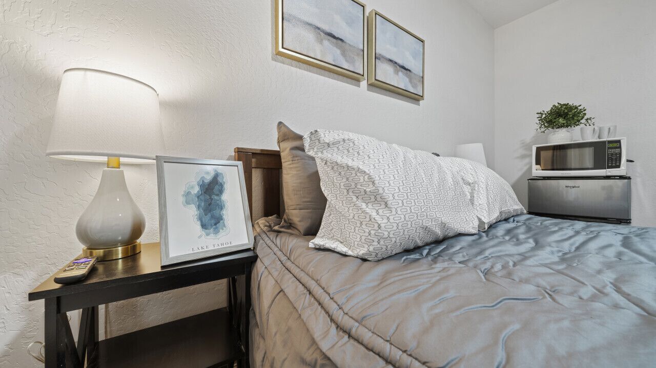 AL Unit 12 · Adventure Lodge