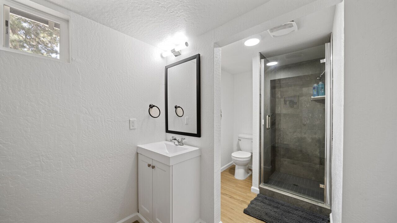 AL Unit 10 · Adventure Lodge