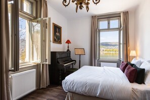 Superior-Zimmer | Individuell dekoriert, individuell eingerichtet, Schreibtisch