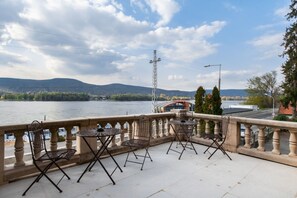 Deluxe-Zimmer | Individuell dekoriert, individuell eingerichtet, Schreibtisch