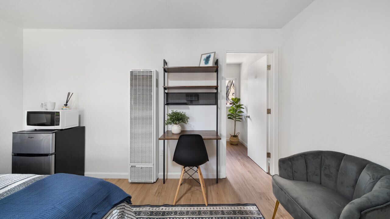 AL Unit 16 · Adventure Lodge