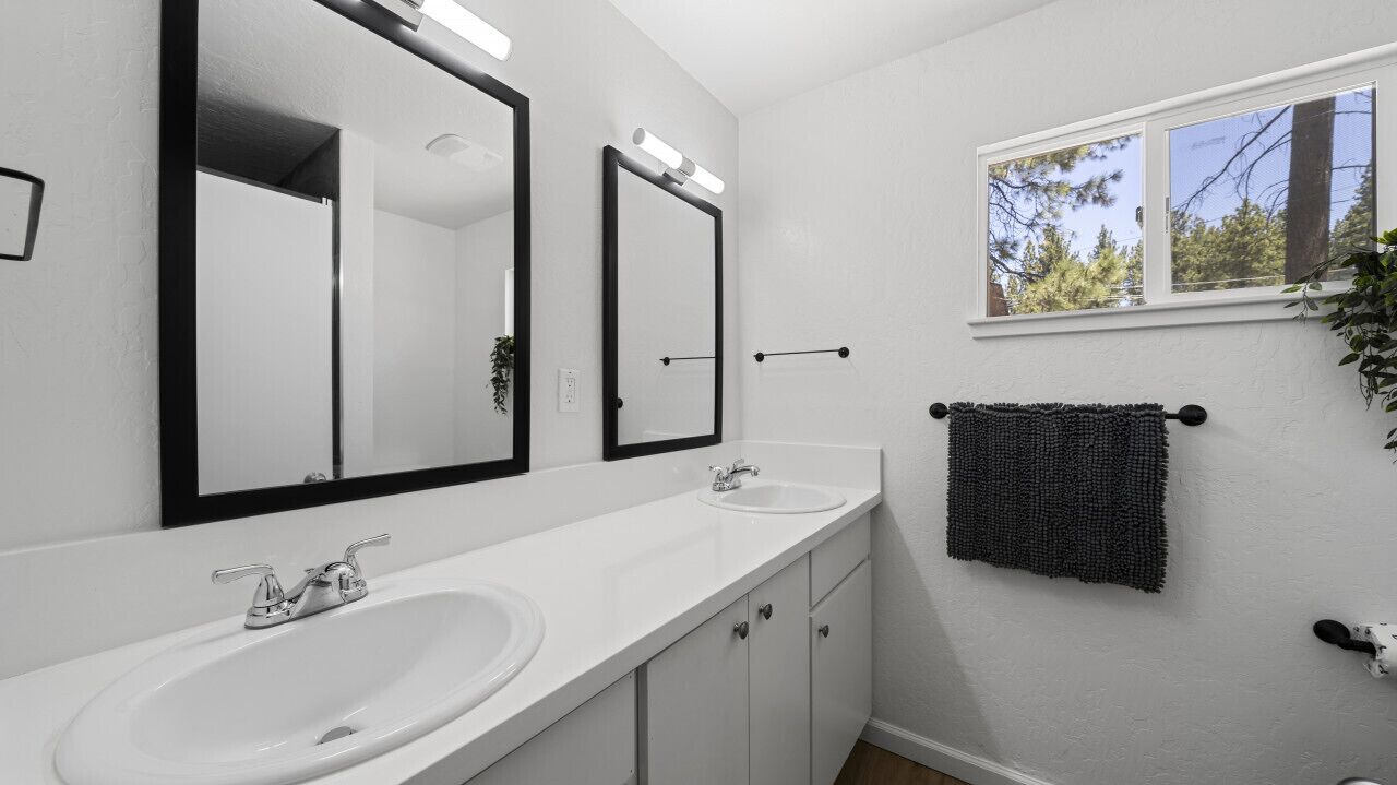 AL Unit 20 · Adventure Lodge