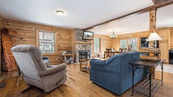 House (3 Bedrooms) | Property amenity