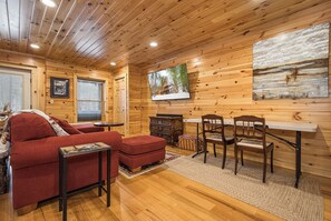 House (2 Bedrooms) | Property amenity - Casa di Maria by Taylor Made Deep Creek (Swanton)