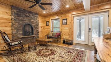 House (2 Bedrooms) | Property amenity