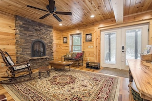 House (2 Bedrooms) | Property amenity