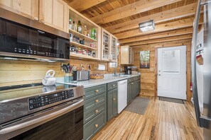 House (2 Bedrooms) | Property amenity - Casa di Maria by Taylor Made Deep Creek (Swanton)