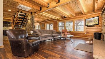 House (5 Bedrooms) | Property amenity