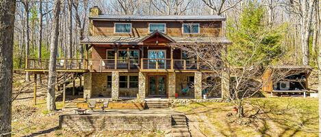 House (5 Bedrooms) | Exterior