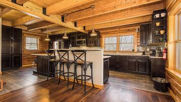 House (5 Bedrooms) | Property amenity