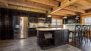 House (5 Bedrooms) | Property amenity