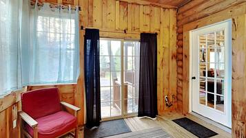 House (2 Bedrooms) | Property amenity