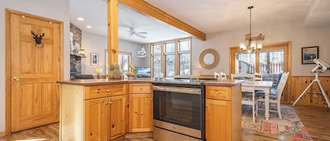 House (3 Bedrooms) | Property amenity