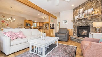 House (3 Bedrooms) | Front of property