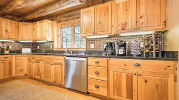 House (5 Bedrooms) | Property amenity