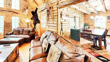 House (5 Bedrooms) | Property amenity