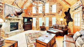 House (5 Bedrooms) | Property amenity