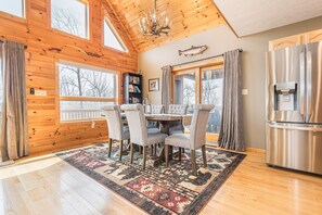 獨棟房屋, 多張床, 壁爐 | 用餐區