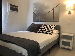 5 bedrooms, iron/ironing board, free WiFi, bed sheets