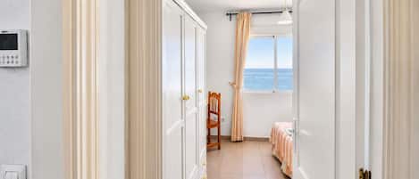2 chambres, fer et planche Ă repasser, Wi-Fi, draps fournis