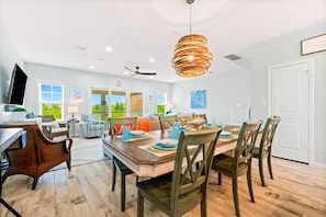 Dining - 3-bedroom beach home with pools, golf, and dining (Pensacola)