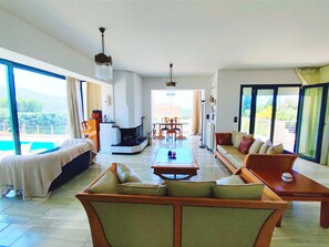 Villa | 4 sovrum och skrivbord