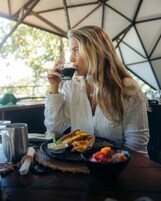 Free daily cooked-to-order breakfast 