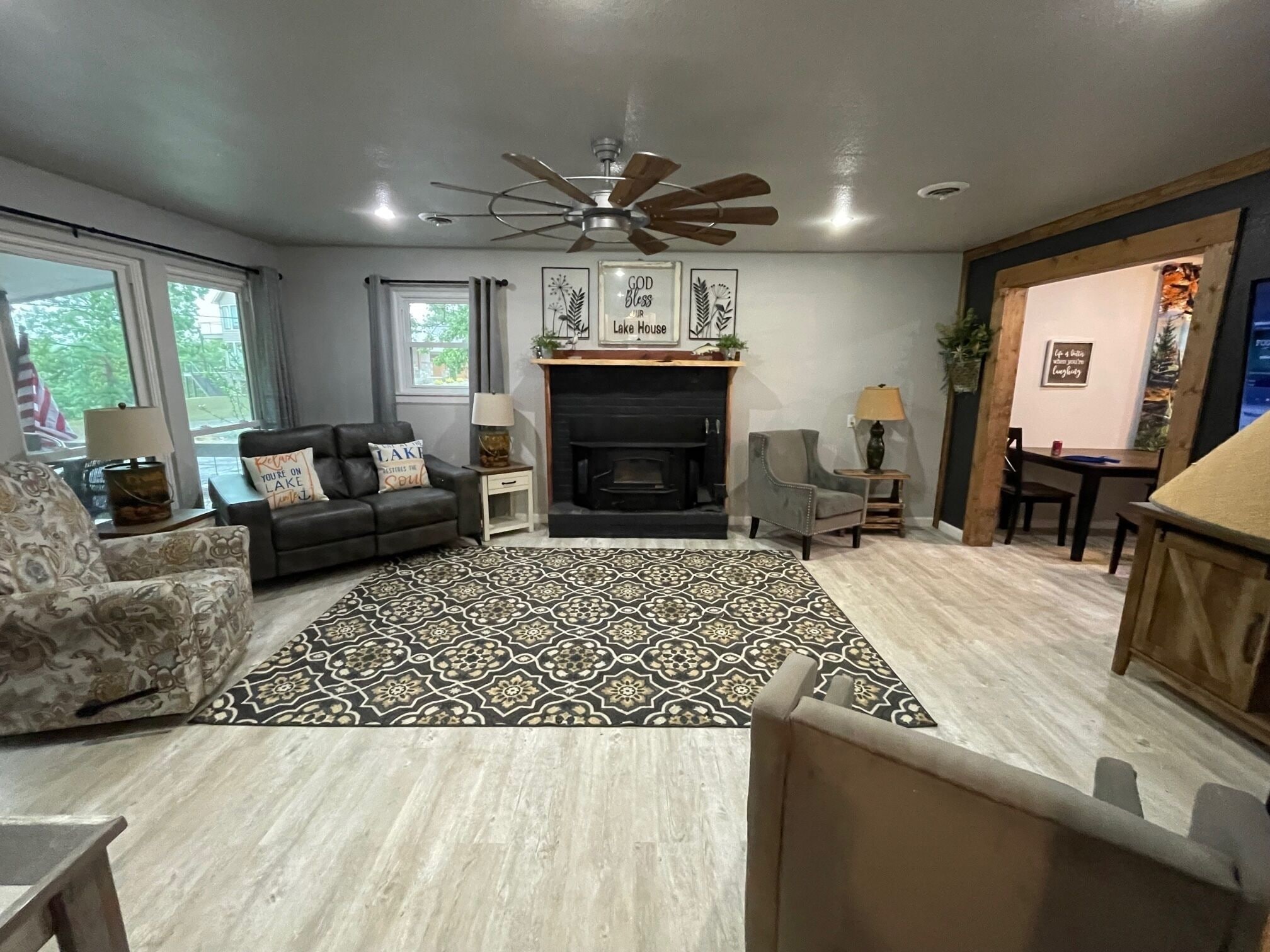 Beautiful cabin by the Lake