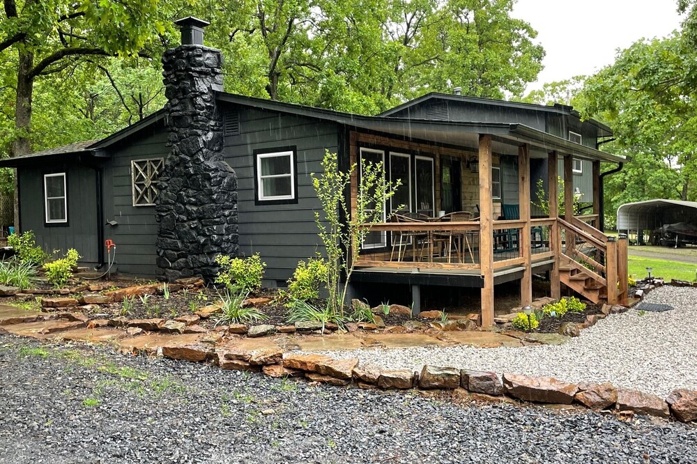 Beautiful cabin by the Lake