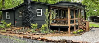 Beautiful cabin by the Lake