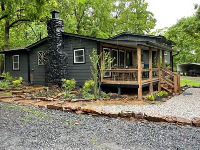 Beautiful cabin by the Lake