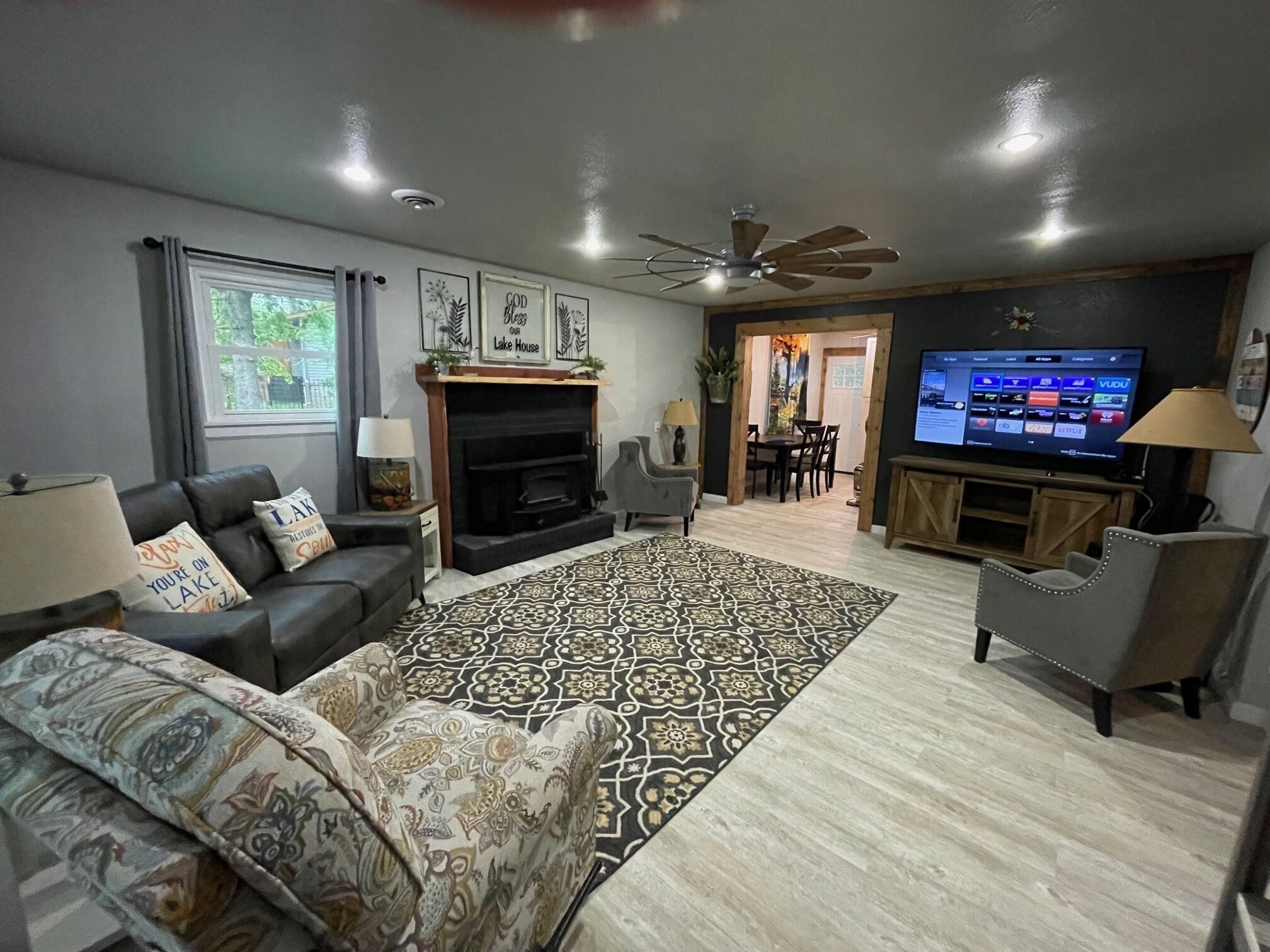 Beautiful cabin by the Lake