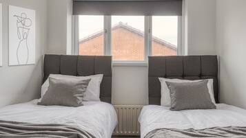 3 bedrooms, iron/ironing board, free WiFi, bed sheets