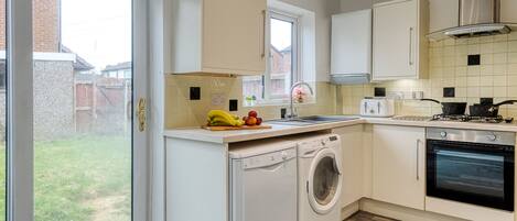 Nhà, nhiều giường | Bếp riêng | Tủ lạnh, lò vi sóng, lò nướng, bếp nấu