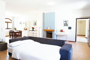 Setrika/meja setrika dan Wi-Fi gratis