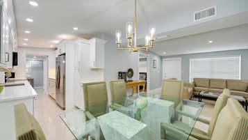 Vila (4 Bedrooms) | Interior