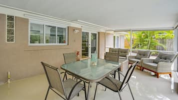 Villa (4 Bedrooms) | Interior