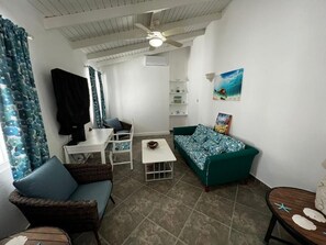 TV - Cliffside house with stunning sea view w/ private pool 10 min walk to the beach! (Barbados)