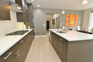 Fridge, microwave, oven, stovetop - 4 Bdrm Plus Office Niche in Southeast Boise Near Neighborhood Pool! (Boise)