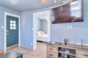 2 Schlafzimmer, Bügeleisen/Bügelbrett, Bettwäsche