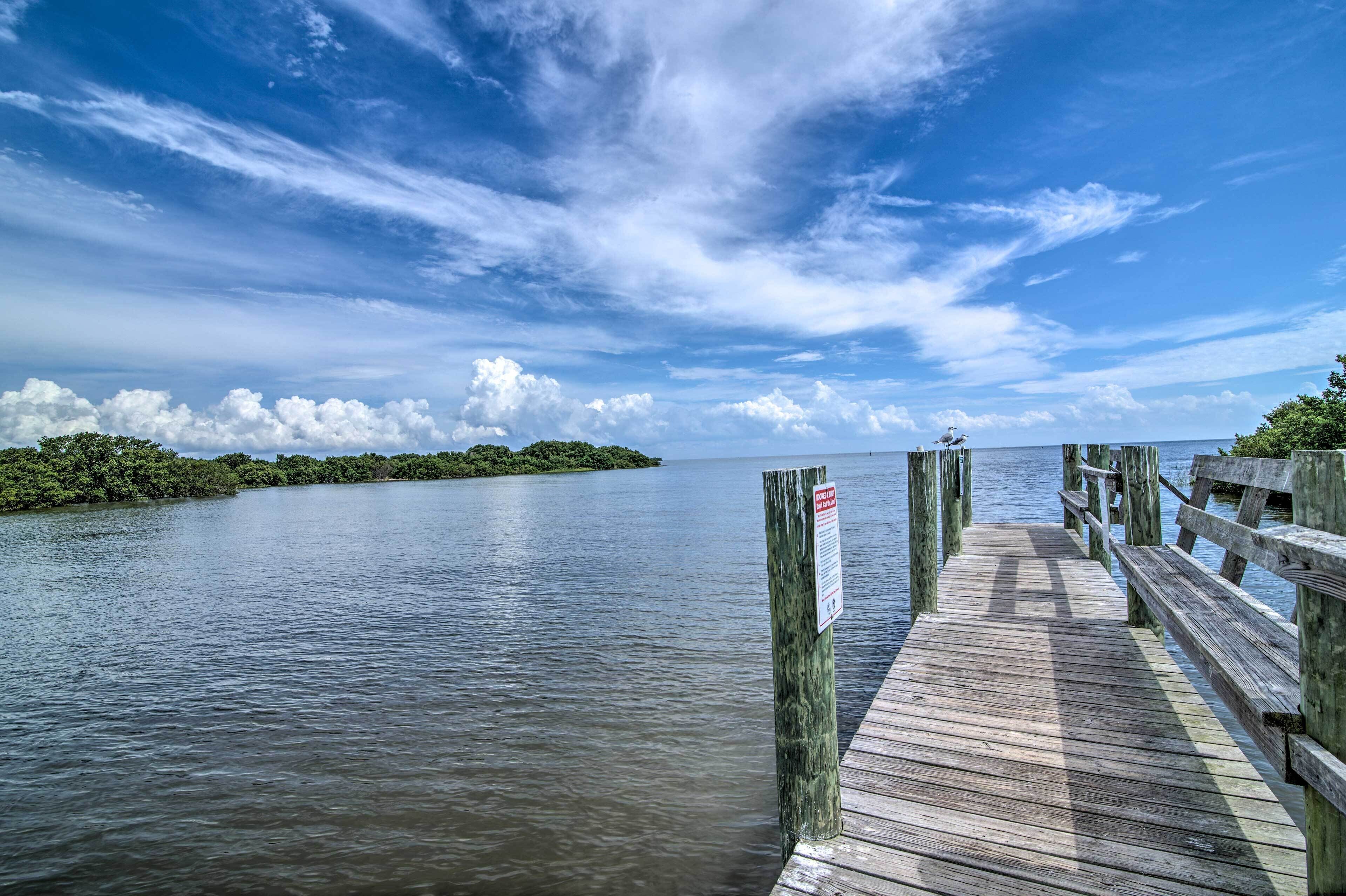 Beachfront Cedar Key Retreat w/ Pool Access!