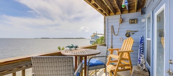 Walkable Beachfront Retreat on Cedar Key!