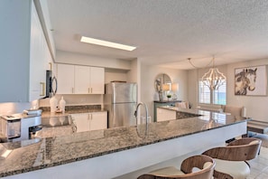 Apartment (2 Bedrooms) | Interior - Beachfront Fort Walton Beach Condo w/ Pool Access! (Fort Walton Beach)