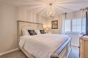 Interior - Beachfront Fort Walton Beach Condo w/ Pool Access! (Fort Walton Beach)
